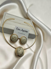 Load image into Gallery viewer, Round cabochon pendant choker necklace and stud earrings set
