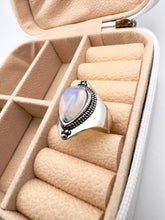 Load image into Gallery viewer, Vintage Silver plated simulated moon gem ring
