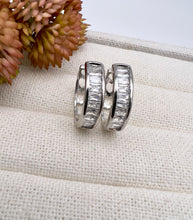 Load image into Gallery viewer, Baguette hoop earrings cut in white rhodium plated
