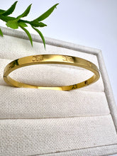 Load image into Gallery viewer, Celi basic monogram bracelet
