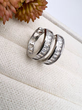 Load image into Gallery viewer, Baguette hoop earrings cut in white rhodium plated
