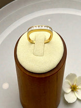 Load image into Gallery viewer, Square-shaped baguettes band ring

