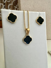 Load image into Gallery viewer, Basic clover inspired Van Cley jewelry set
