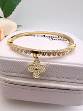 Load image into Gallery viewer, Fine zirconia bracelet with studded VC pendant
