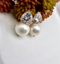 Load image into Gallery viewer, Diamond cz shell pearl earrings
