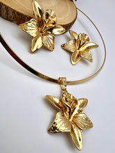 Load image into Gallery viewer, Orchid statement seductive choker necklace
