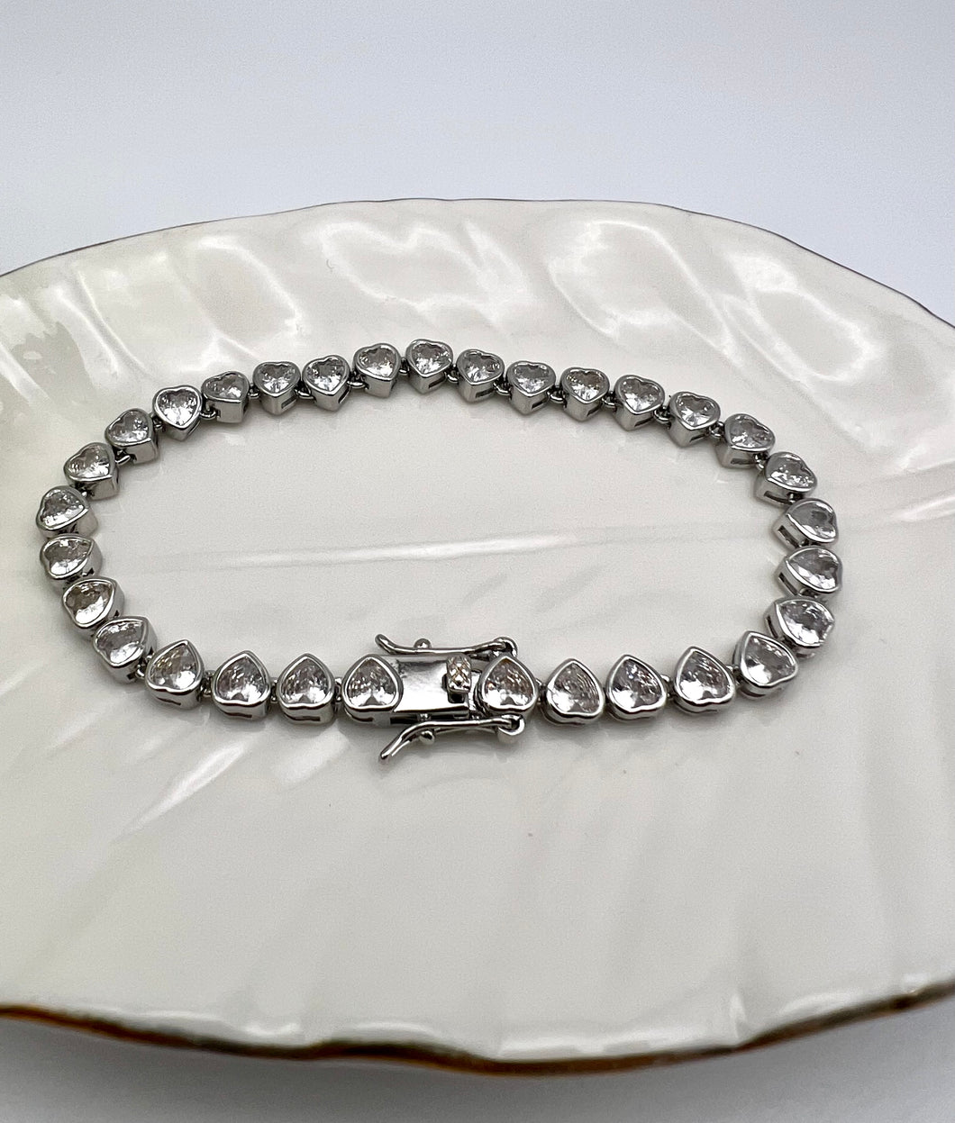 Heart tennis bracelet clasp jewel 7 inches bracelet