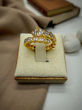 Load image into Gallery viewer, Elegant snake-shaped ring in a luxury design
