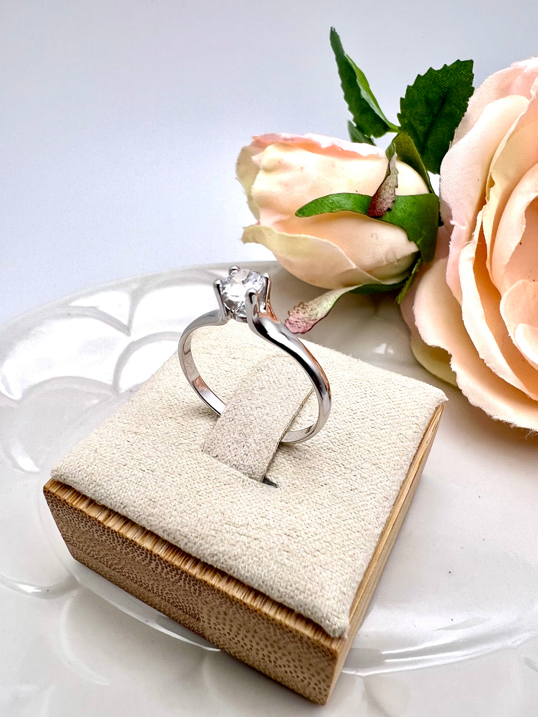 Delicate solitaire cz diamond ring