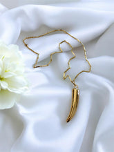 Load image into Gallery viewer, Maxi saber tooth long necklace
