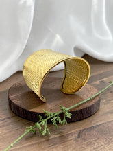 Load image into Gallery viewer, Textured romain cuff bracelet
