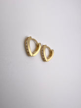 Load image into Gallery viewer, V shape cz in front hoop earrings
