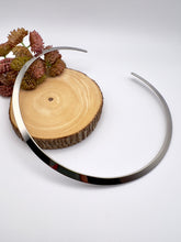 Load image into Gallery viewer, Solid round plain with no detail choker necklace

