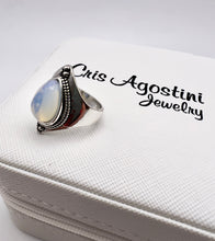 Load image into Gallery viewer, Vintage Silver plated simulated moon gem ring
