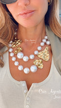 Load image into Gallery viewer, Big chunky pearl necklace with organic hearts
