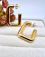 Load image into Gallery viewer, Square hoop with flat push back earrings
