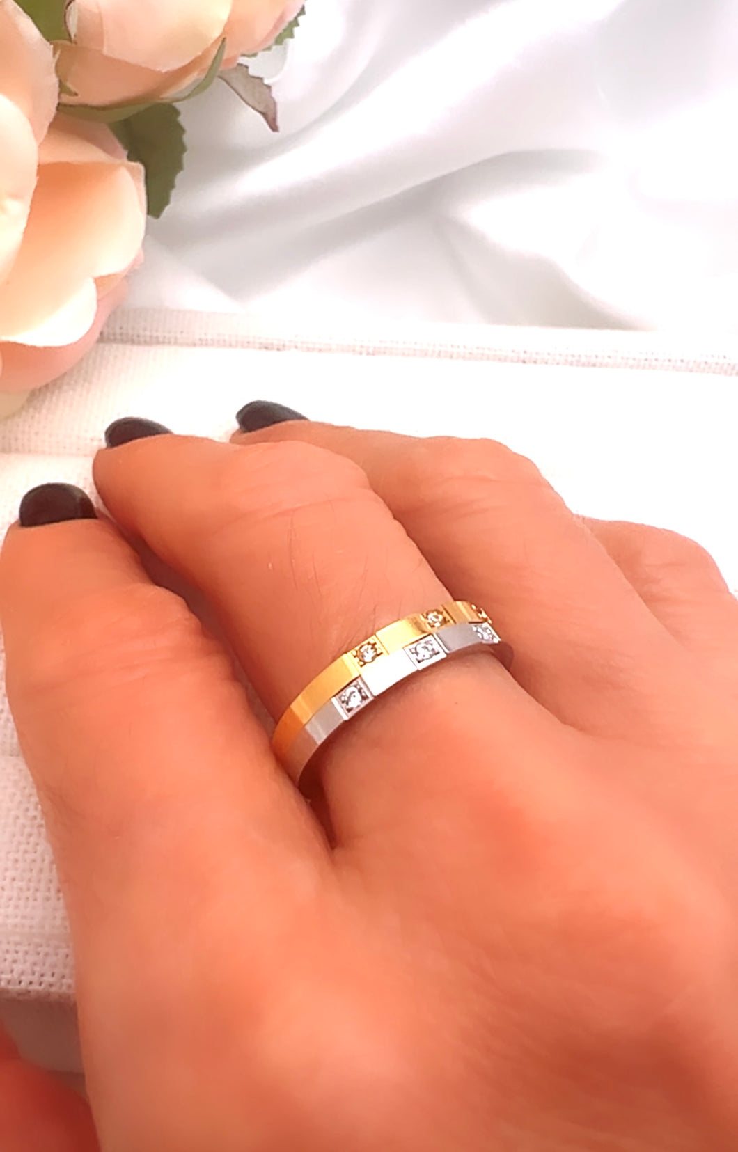 Delicate double ring design inspiration