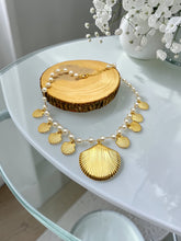 Load image into Gallery viewer, Pearls and shell choker necklace

