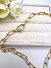 Load image into Gallery viewer, Equal links clasp options short necklace
