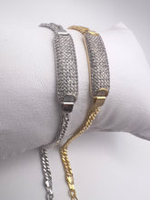 Load image into Gallery viewer, Twisted link bracelet with cz plaque
