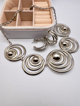 Load image into Gallery viewer, Round circles with hoop earrings  jewelry set
