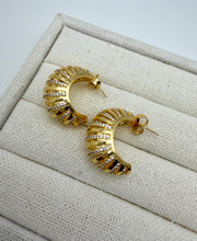Load image into Gallery viewer, Curvy bulbous sripped cz detail earrings
