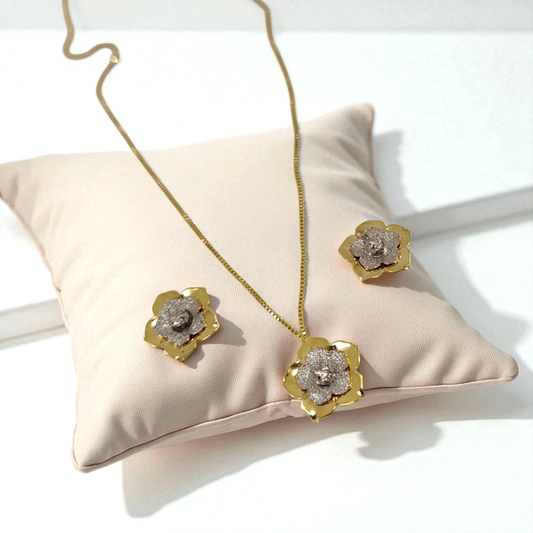 Small flower zirconia in the middle jewelry set