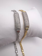 Load image into Gallery viewer, Twisted link bracelet with cz plaque
