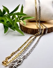 Load image into Gallery viewer, Piastrine interlock links polished chain necklace
