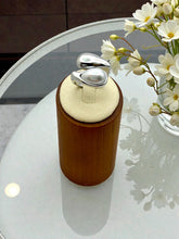 Load image into Gallery viewer, Gold teardrop ring with pearls at the ends
