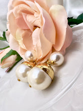 Load image into Gallery viewer, Pearl with open gold shell earrings
