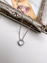 Load image into Gallery viewer, Classic light point 7mm necklace
