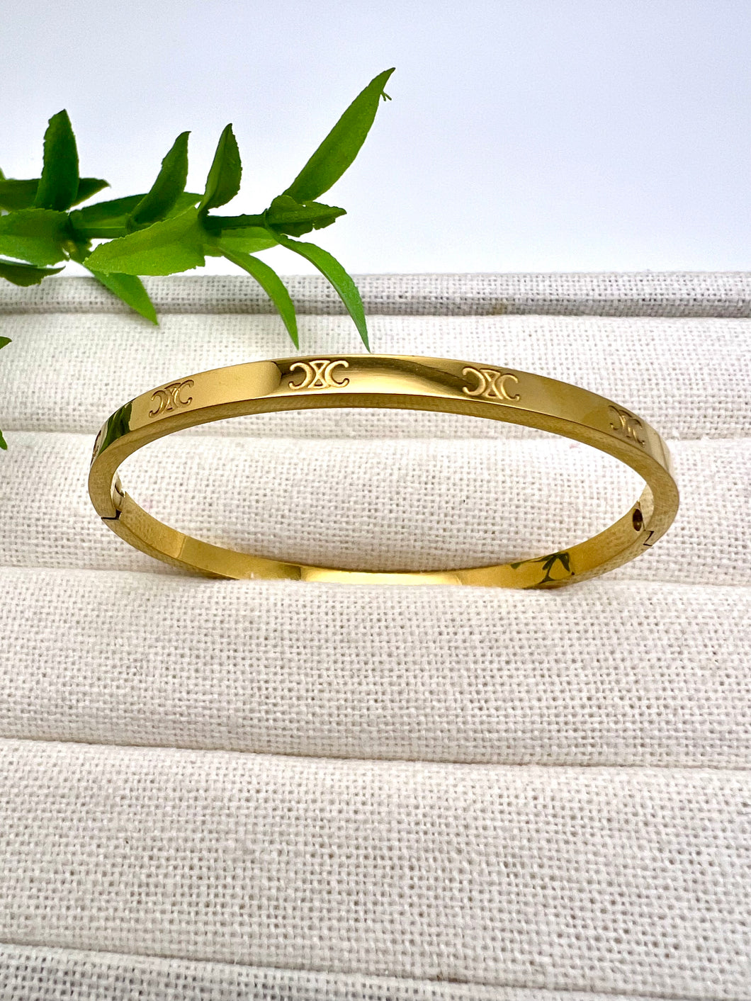 Celi basic monogram bracelet