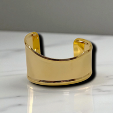 Load image into Gallery viewer, Exclusive design organic Seductive Collection bracelet
