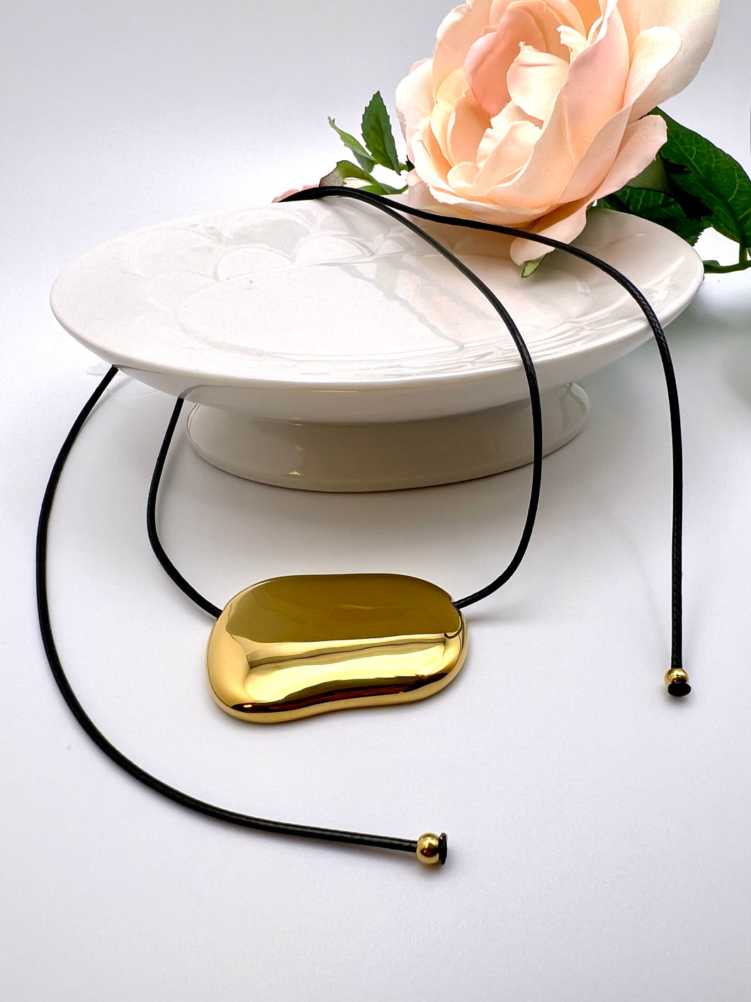 Organic necklace adjustable tie style