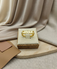 Load image into Gallery viewer, Gratitude cz detail ring
