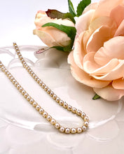 Load image into Gallery viewer, Mini pearl imitation choker necklace
