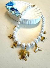 Load image into Gallery viewer, Handmade ocean pendants selfsame pearl necklace
