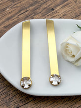Load image into Gallery viewer, Elegant bar cz stud earrings
