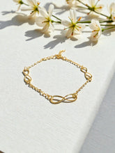 Load image into Gallery viewer, Delicate infinity bracelet
