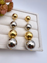 Load image into Gallery viewer, Four different ball sizes gold and rhodium earrings
