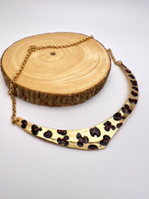 Load image into Gallery viewer, African line seductive collection necklace
