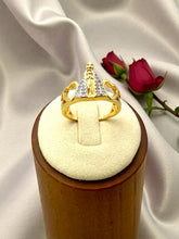 Load image into Gallery viewer, Our Lady ring heart details ring

