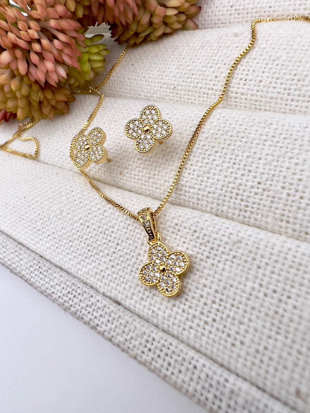 Vany Cley selfsame gold plated jewelry set