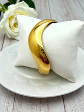 Load image into Gallery viewer, Organic wave open bracelet
