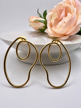 Load image into Gallery viewer, Organic knot Seductive Collection earrings

