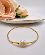 Load image into Gallery viewer, Gold plated straw bracelet with detail
