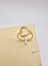 Load image into Gallery viewer, Delicate and thin heart shape ring
