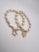 Load image into Gallery viewer, Freshwater pearl with pendant options bracelet
