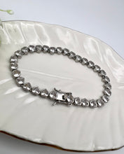 Load image into Gallery viewer, Heart tennis bracelet clasp jewel 7 inches bracelet
